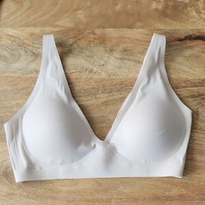 SPLENDID Cream Seamless Bra